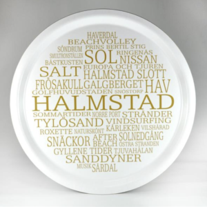 Bricka rund - Halmstad, vit med guldtext